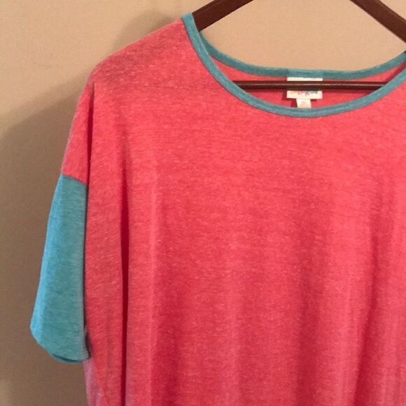 LuLaRoe Oversized Tee - Size XS - Picture 2 of 6